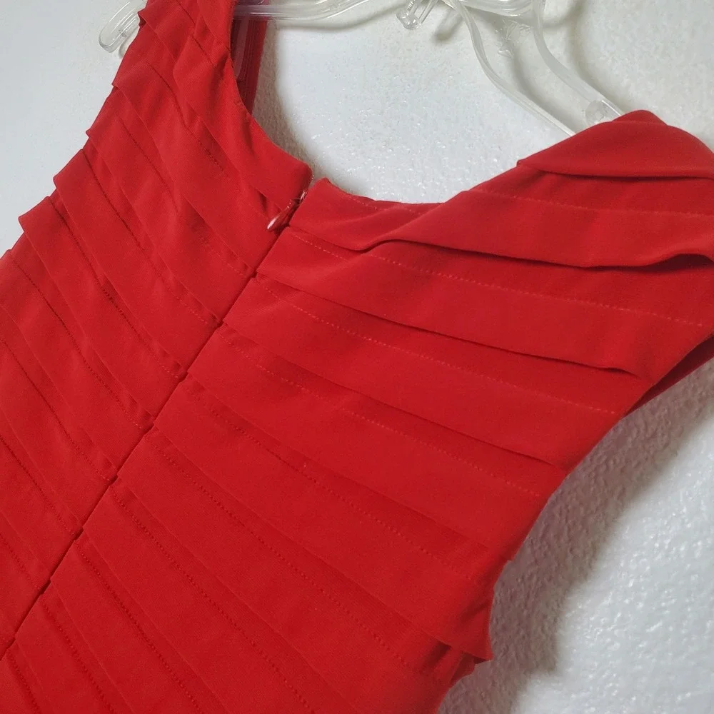 Adrianna Papell Petite Red Tiered Sheath Dress 4P Sleeveless‎ Cocktail V-Neck
